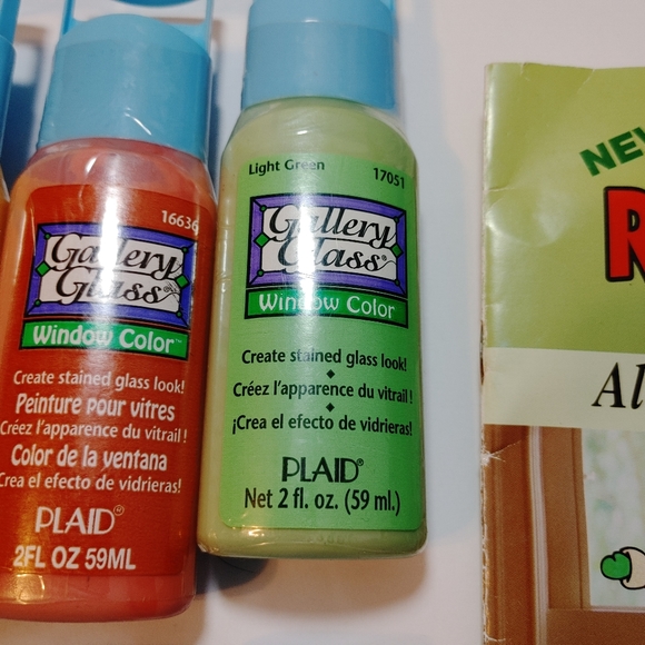 New old Stock - Lot of 8 Gallery Glass Sealed Vintage Glass Paints w Bonus Book - Picture 4 of 15